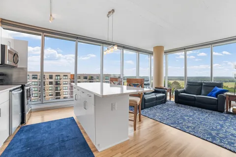 $379,900 | 8151 33rd Avenue South, Unit 706, Bloomington, MN 55425