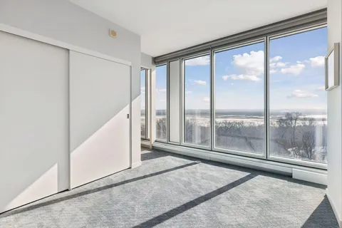 $379,900 | 8151 33rd Avenue South, Unit 706, Bloomington, MN 55425