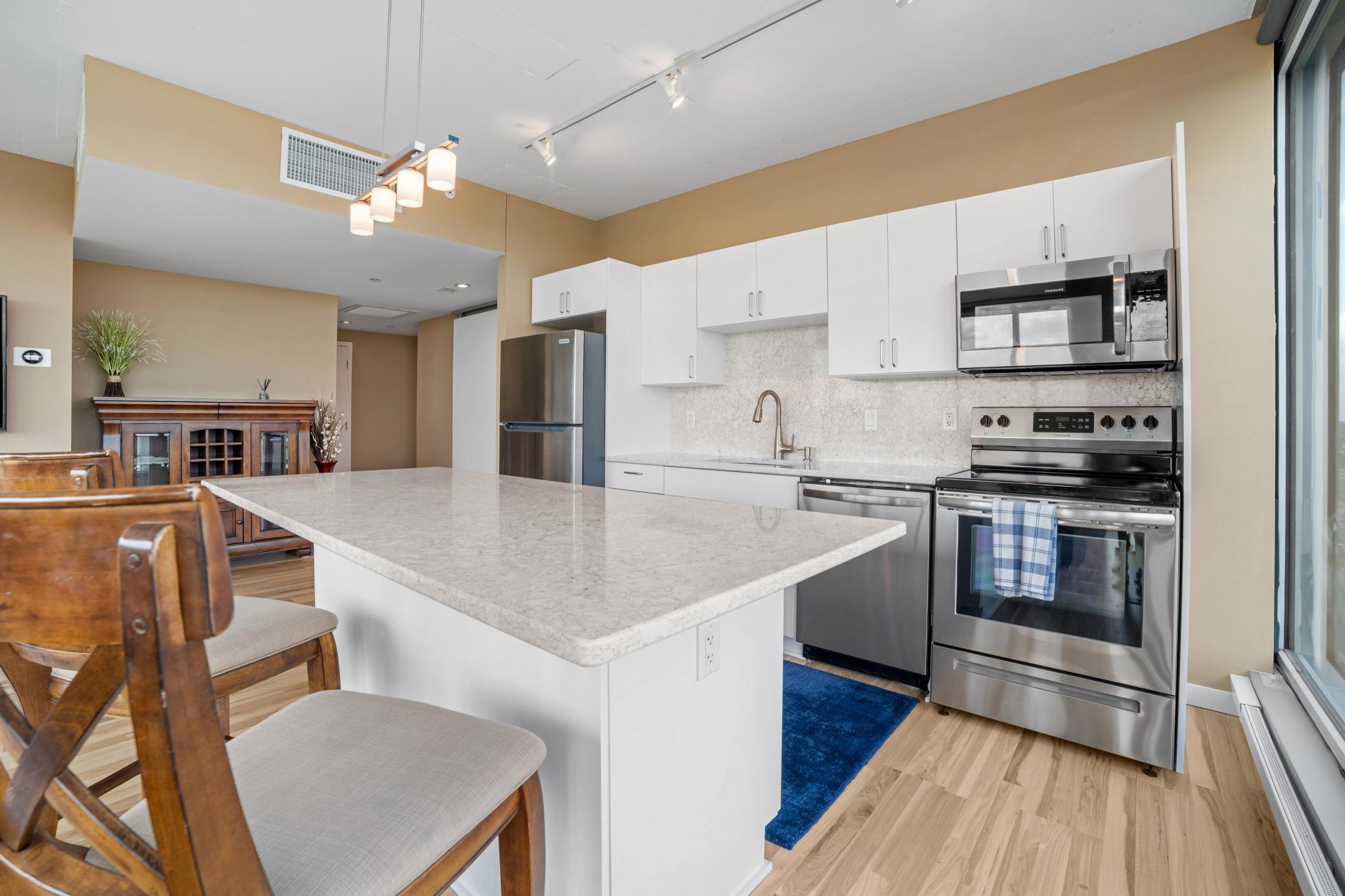 8151 33rd Avenue South, Unit 706 Bloomington, MN 55425 - Photo 4 of 35