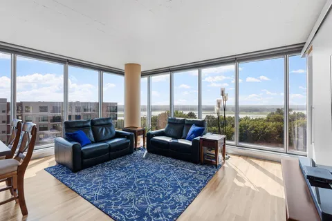 $379,900 | 8151 33rd Avenue South, Unit 706, Bloomington, MN 55425