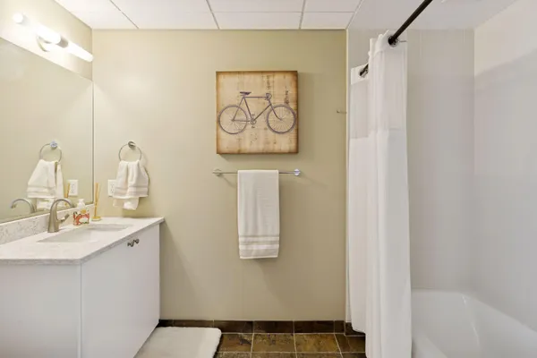 $349,900 | 8151 33rd Avenue South, Unit 706, Bloomington, MN 55425