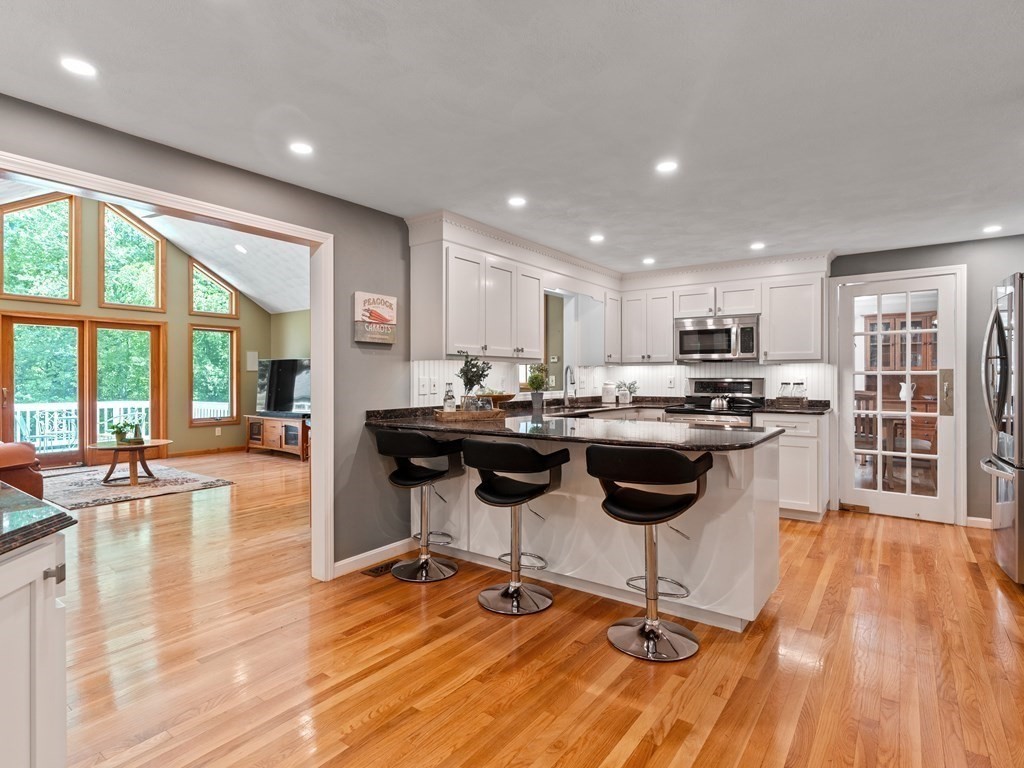 112 Tucker Farm Road North Andover, MA 01845 - Photo 11 of 36 Gallery Image 11