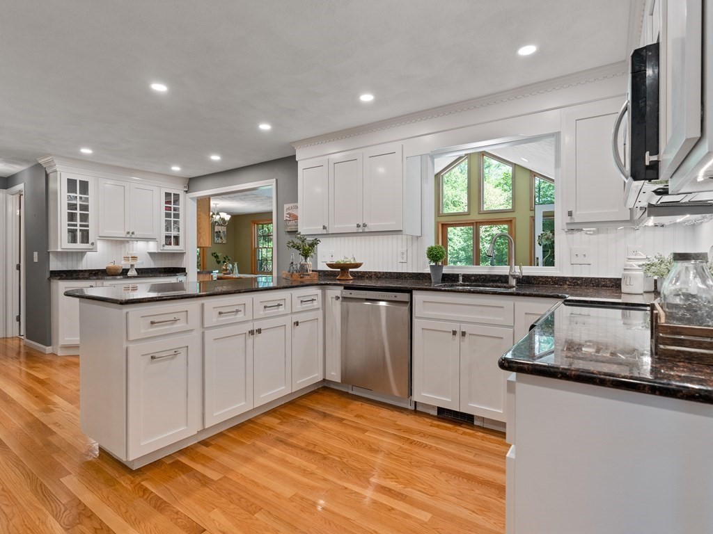 112 Tucker Farm Road North Andover, MA 01845 - Photo 13 of 36 Gallery Image 13