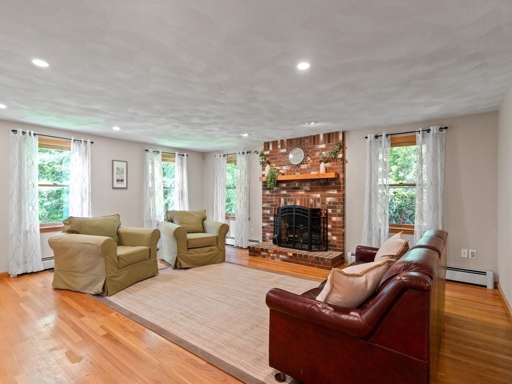 112 Tucker Farm Road North Andover, MA 01845 - Photo 18 of 36 Gallery Image 18