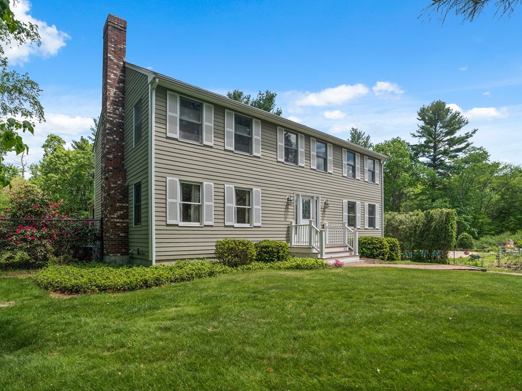 112 Tucker Farm Road North Andover, MA 01845 - Photo 3 of 36 Gallery Image 3