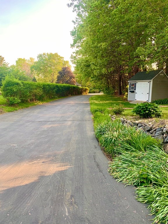 112 Tucker Farm Road North Andover, MA 01845 - Photo 5 of 36 Gallery Image 5