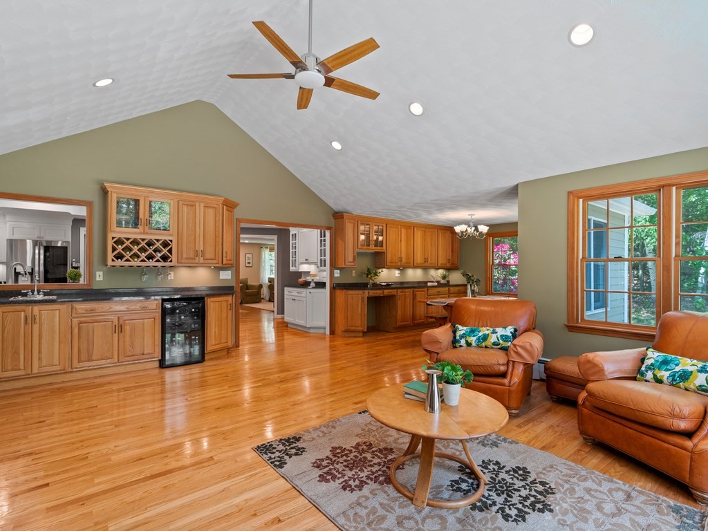 112 Tucker Farm Road North Andover, MA 01845 - Photo 8 of 36 Gallery Image 8