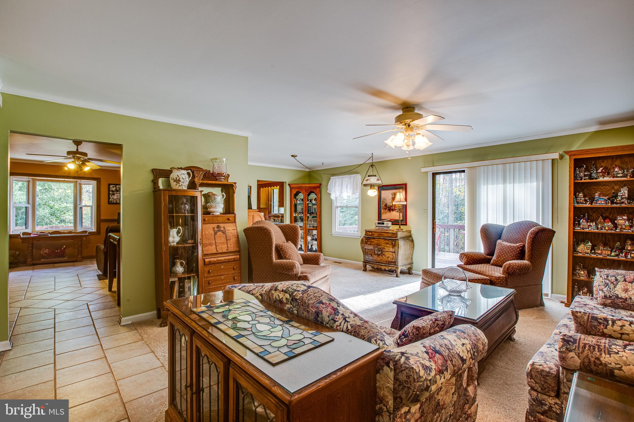 14346 Round Hill Road King George, VA 22485 - Photo 16 of 31 Living room