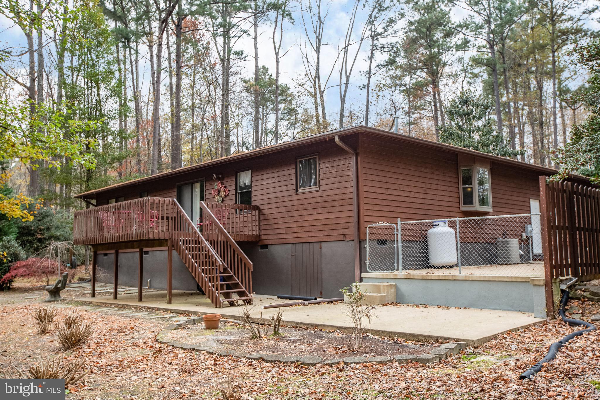 14346 Round Hill Road King George, VA 22485 - Photo 8 of 31 Back of home