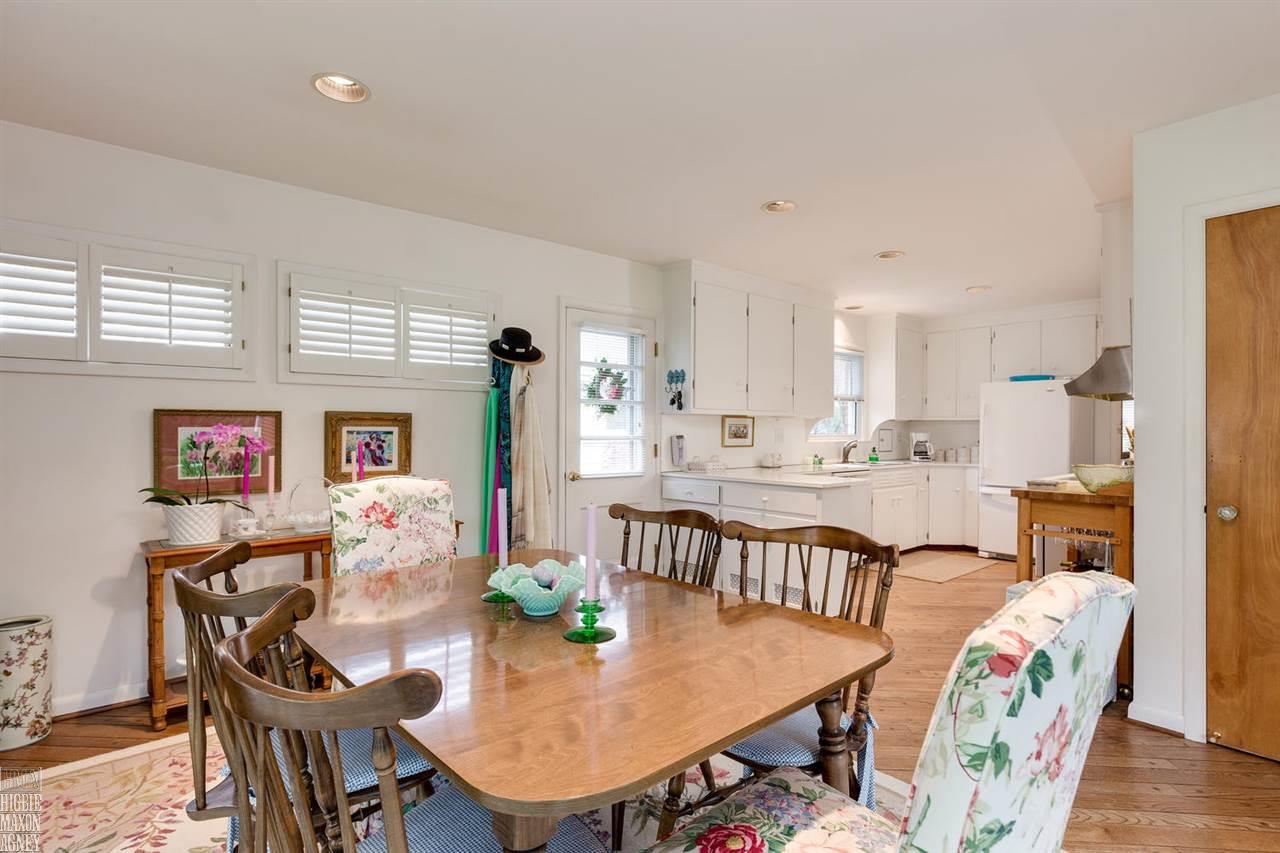 183 Ridgemont Road Grosse Pointe, MI 48236 - Photo 10 of 20 31288766-9.JPG