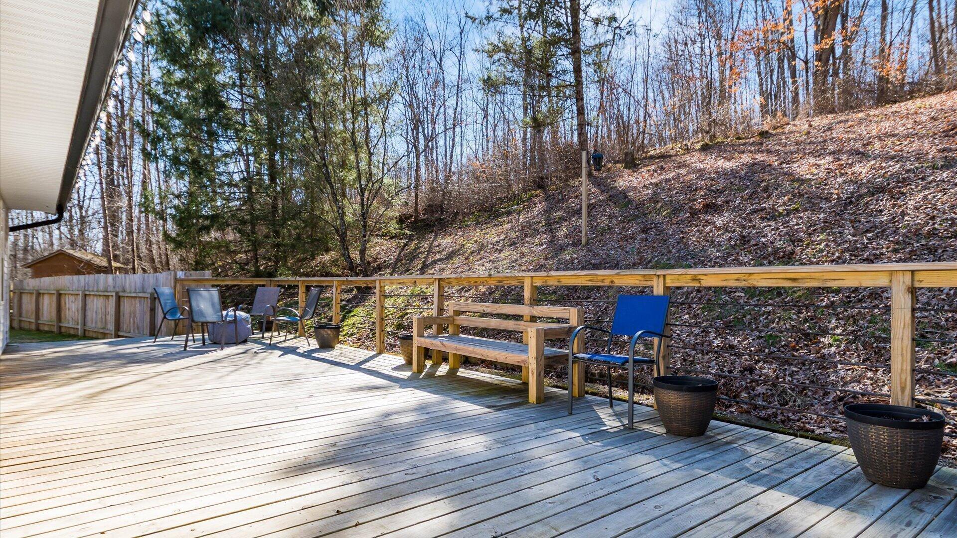 10050 Perryton Road Frazeysburg, OH 43822 - Photo 4 of 47 front deck