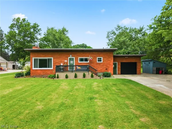 $245,000 | 2221 Schneider Street Northwest, North Canton, OH 44720