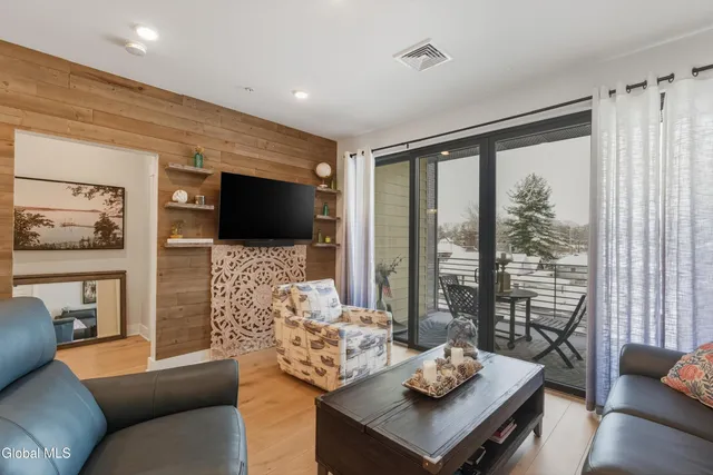 $729,000 | 116 West Avenue, Unit 305, Saratoga Springs, NY 12866