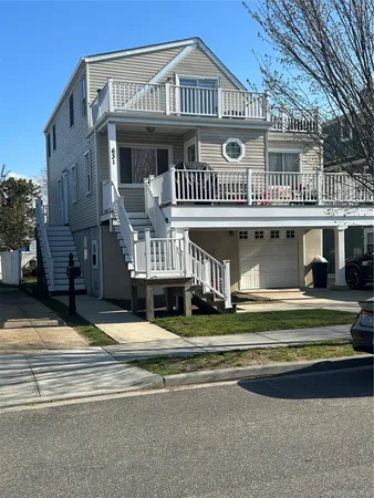 $3,000 | 631 West Market Street, Unit 2, Long Beach, NY 11561