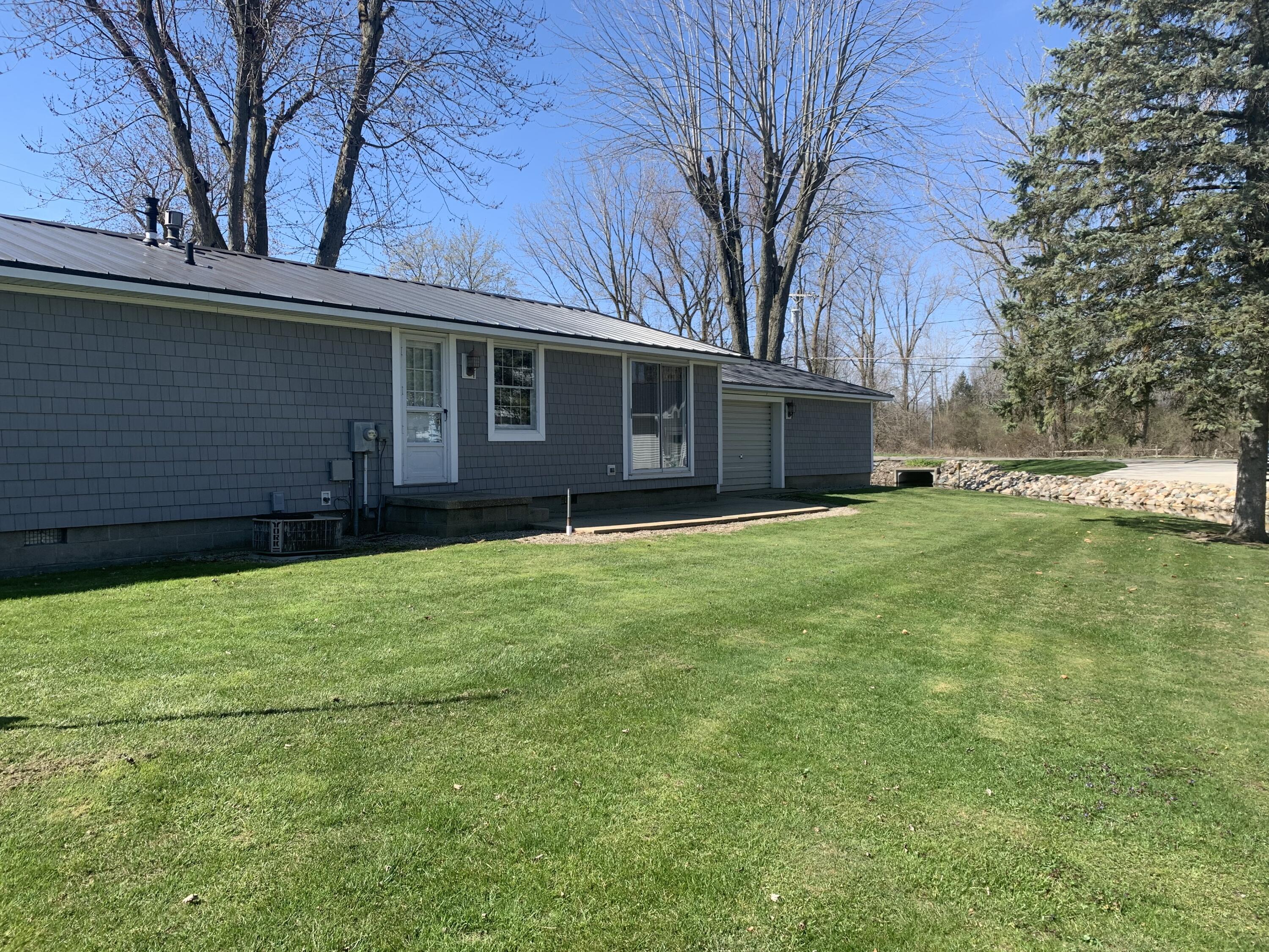 7004 Walnut Hill Road Manitou Beach, MI 49253 - Photo 3 of 25 IMG_0231