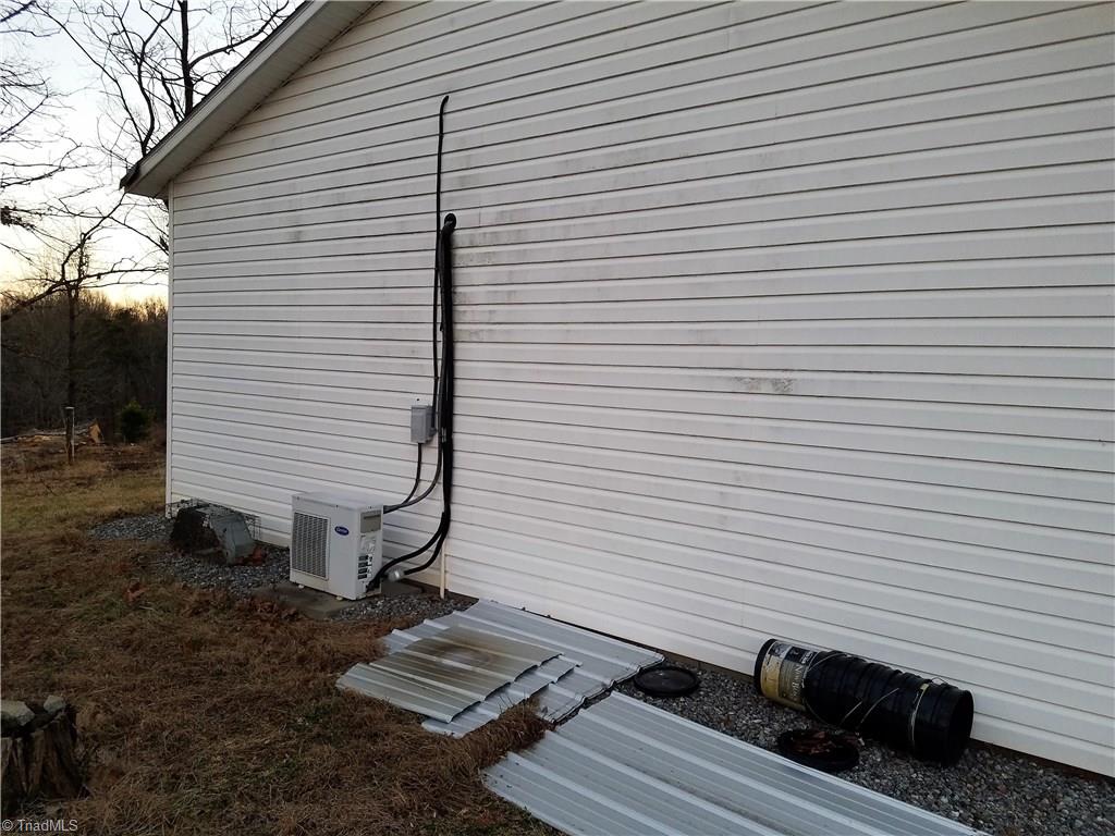 423 Duggins Road Stoneville, NC 27048 - Photo 17 of 23 Gallery Image 17