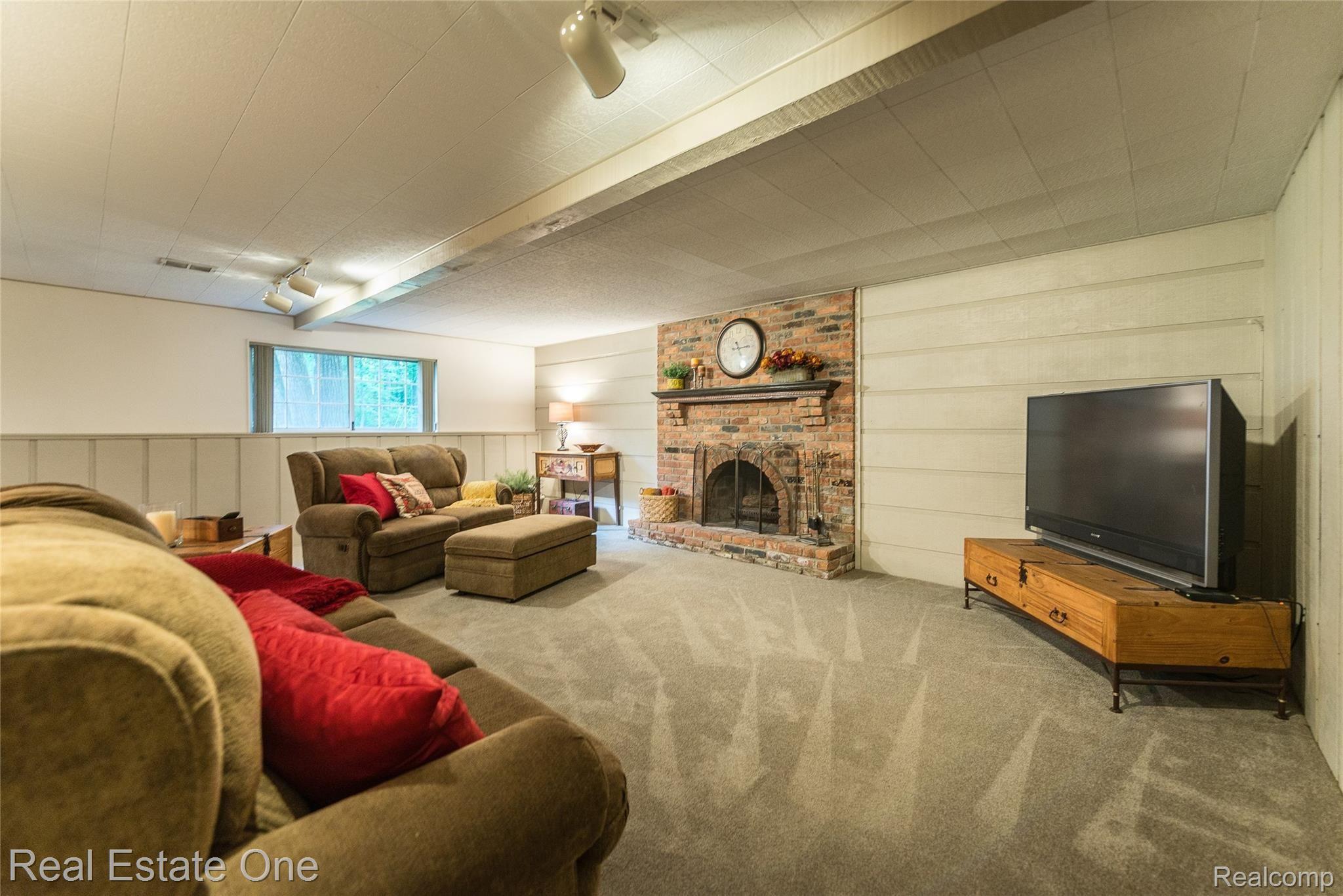 5330 Golf Club Road Howell, MI 48843 - Photo 38 of 61 DSC_0145.jpg