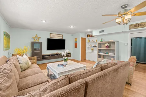 $285,000 | 3401 West Fuller Avenue, Fort Worth, TX 76133
