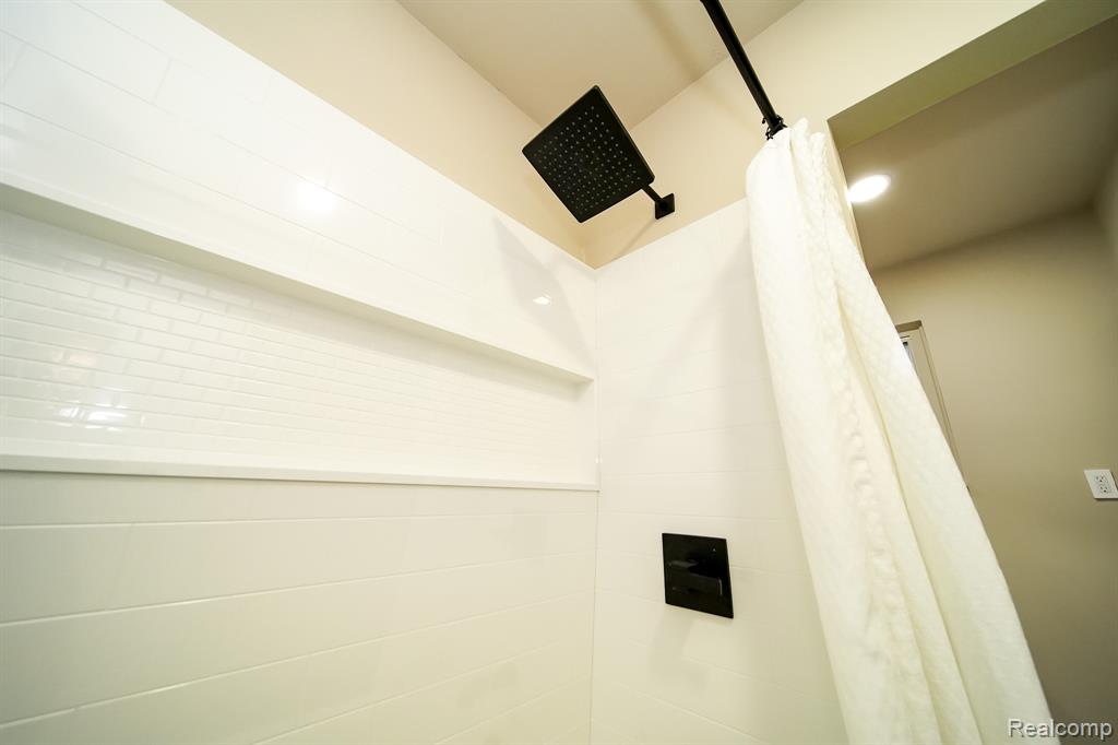 46985 Heydenreich Road Macomb, MI 48044 - Photo 42 of 60