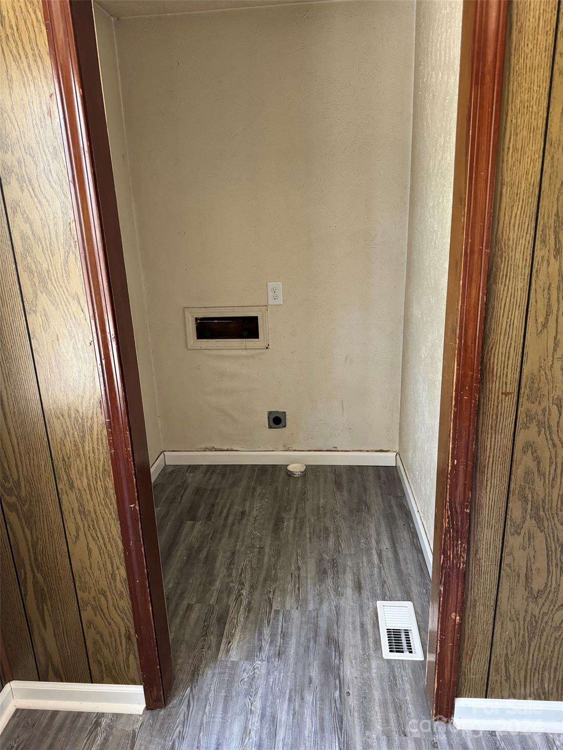 131 Kristy Lane Rockingham, NC 28379 - Photo 16 of 35 wooden floor in a gallery