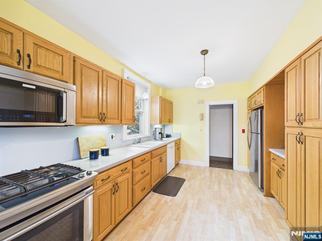 41 Randolph Place Ridgewood, NJ 07450 - Photo 16 of 29