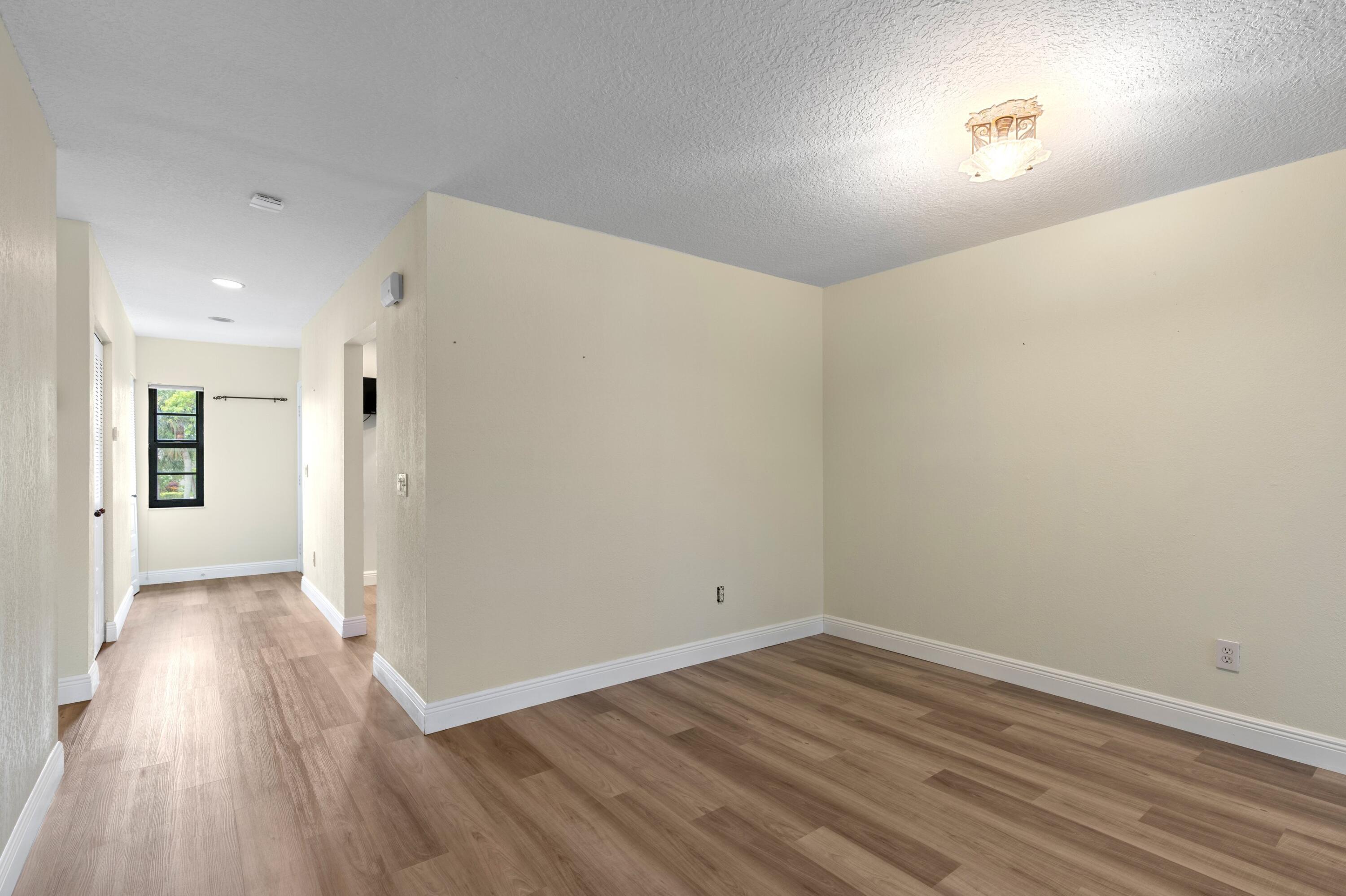 9286 Vista Del Lago, Unit F Boca Raton, FL 33428 - Photo 10 of 37 Dining Area