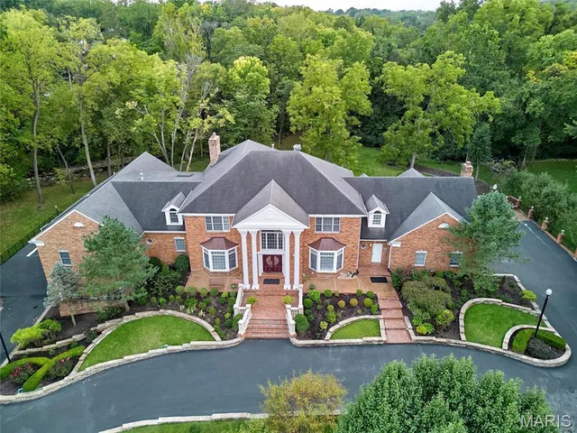 $2,799,995 | 9780 Old Warson Road, St. Louis, MO 63124