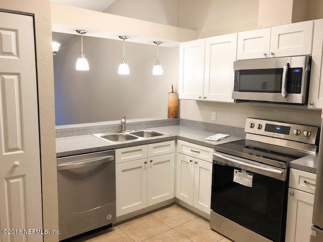 3801 Crown Point Road, Unit 1333 Jacksonville, FL 32257 - Photo 11 of 27 Updated Kitchen