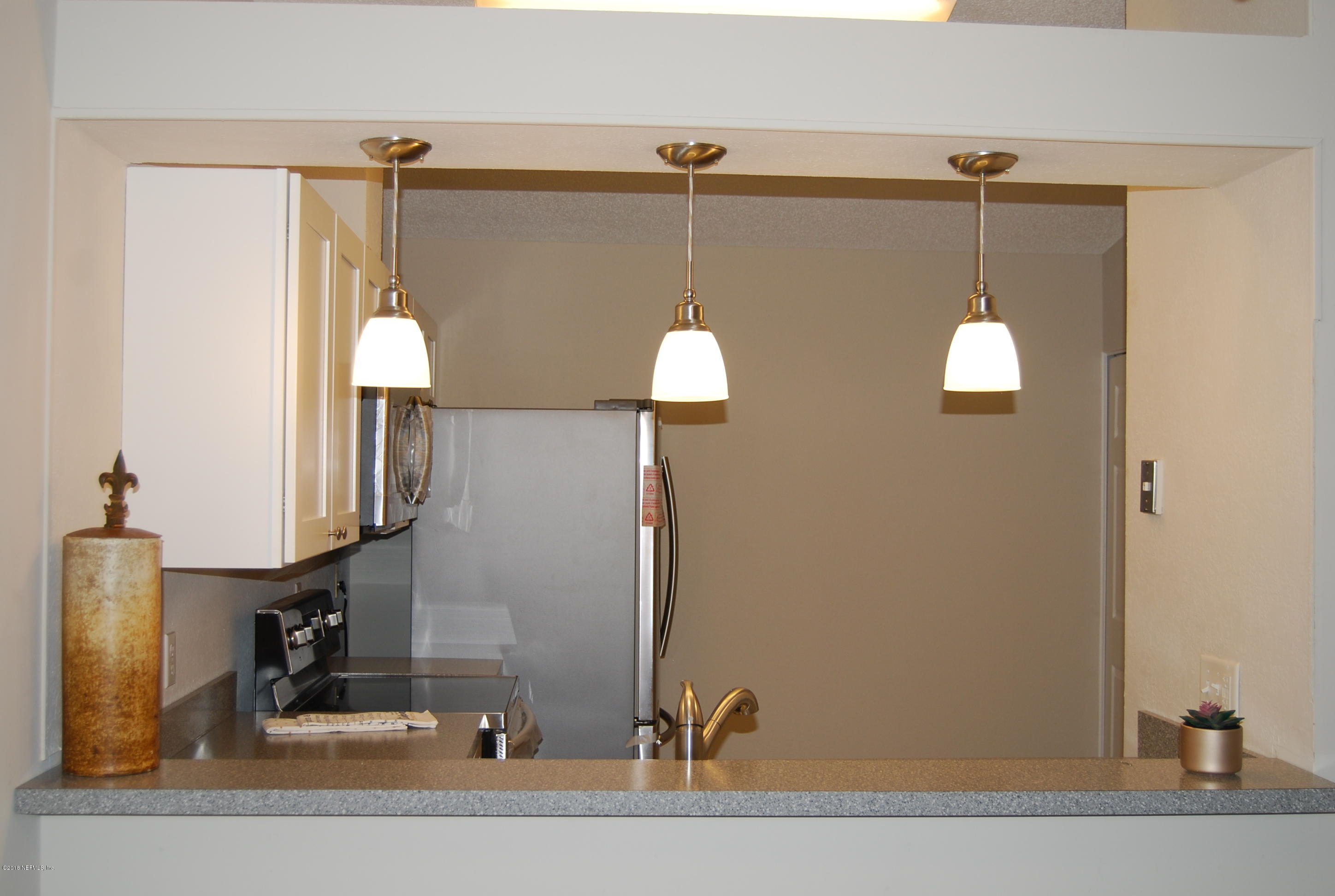 3801 Crown Point Road, Unit 1333 Jacksonville, FL 32257 - Photo 12 of 27 Updated Kitchen