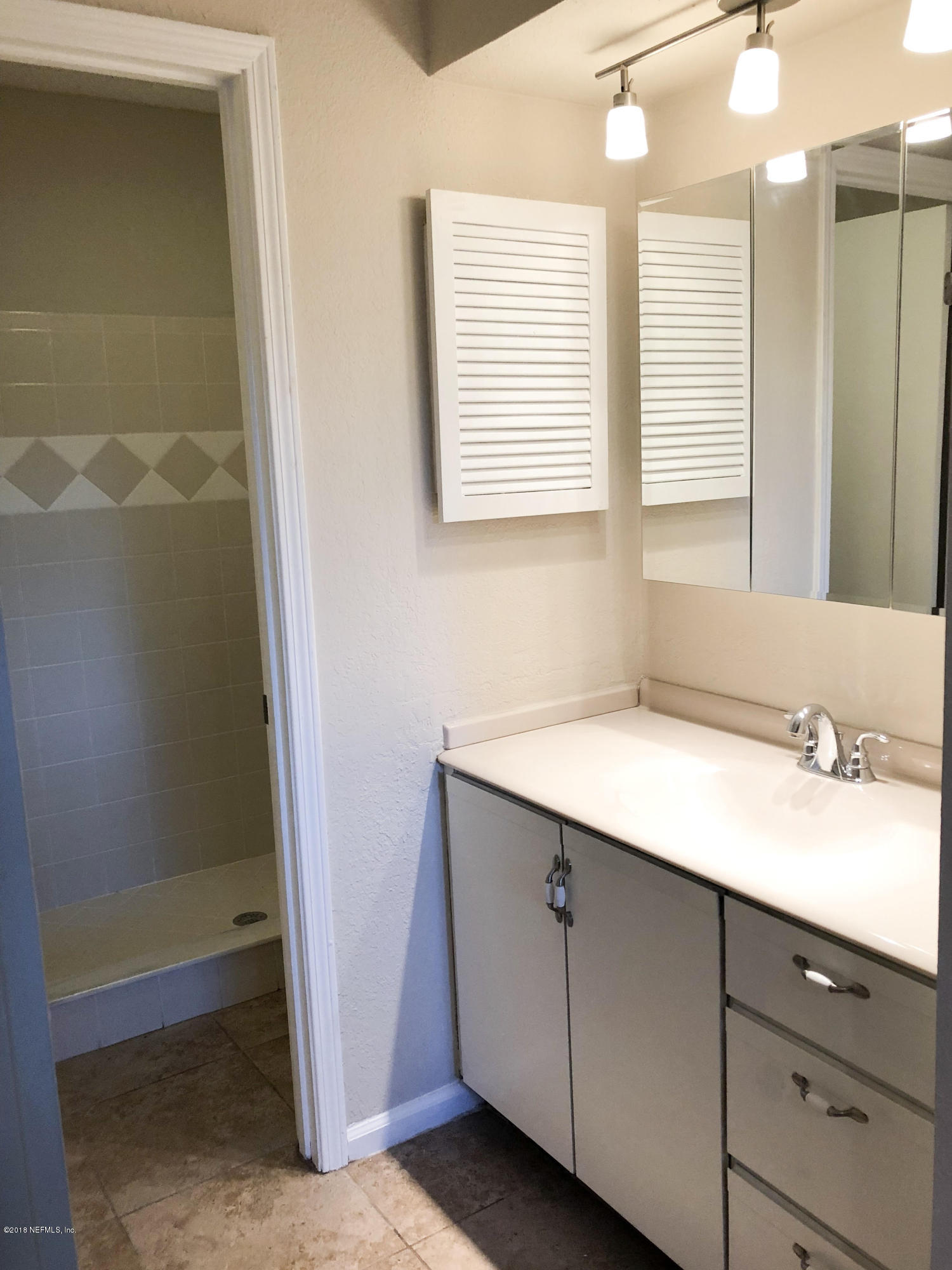 3801 Crown Point Road, Unit 1333 Jacksonville, FL 32257 - Photo 20 of 27 Master Bath