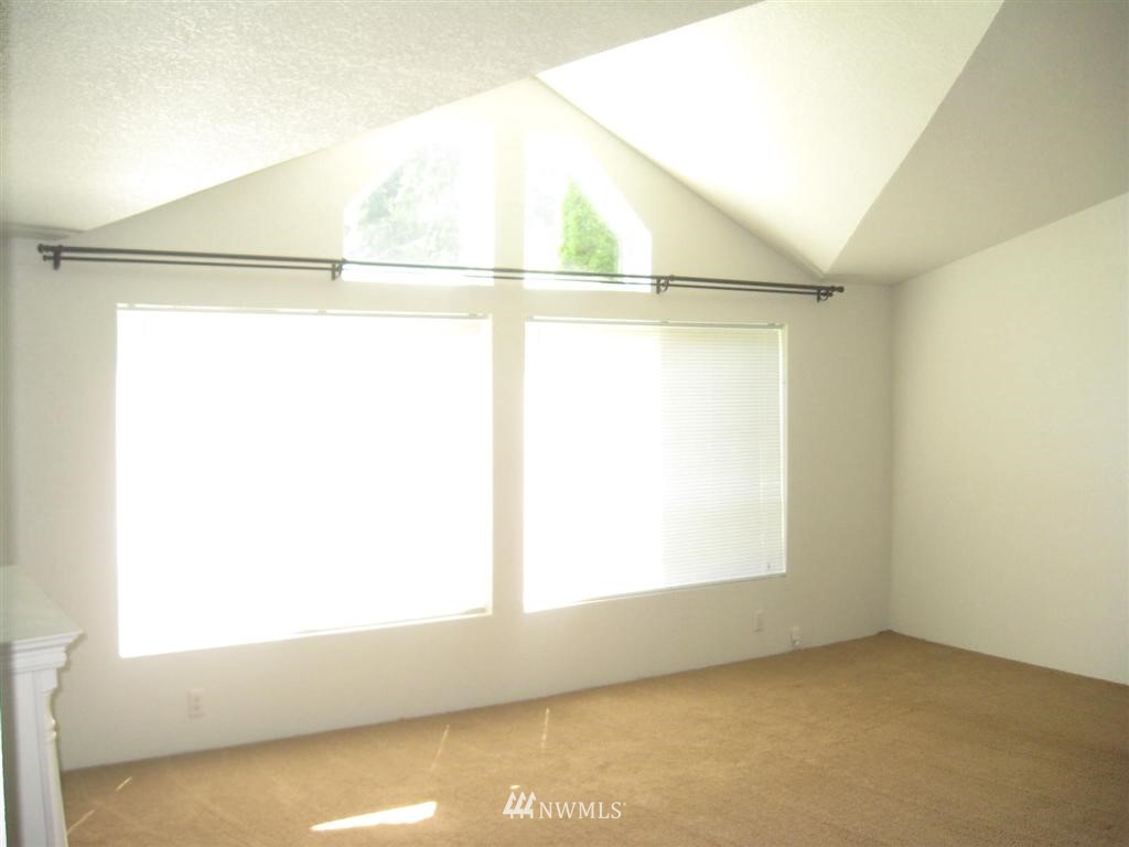 241 South Hawkins Road Winlock, WA 98596 - Photo 3 of 14