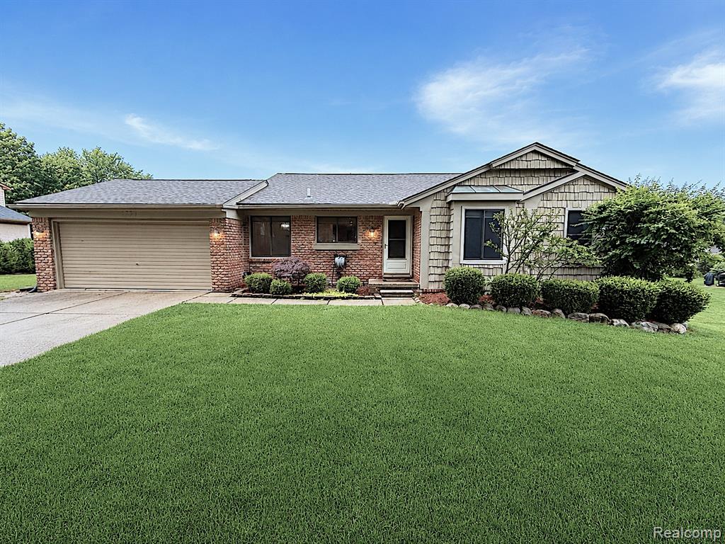 2033 Avonstoke Road Rochester Hills, MI 48307 - Photo 1 of 27
