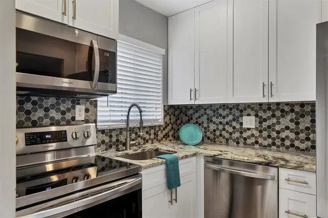 $155,000 | 1714 69th Avenue West, Unit B408, Bradenton, FL 34207