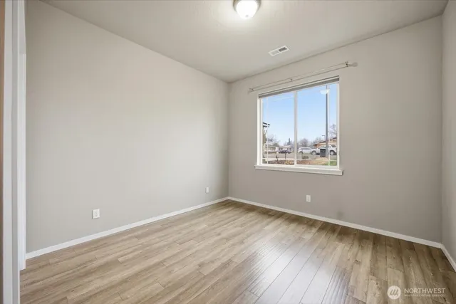 $390,000 | 1505 South Road 40 East, Pasco, WA 99301