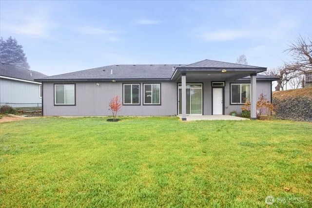 $390,000 | 1505 South Road 40 East, Pasco, WA 99301