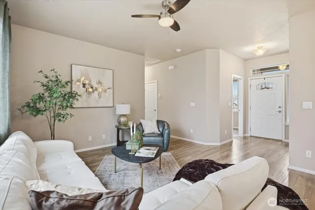 $390,000 | 1505 South Road 40 East, Pasco, WA 99301