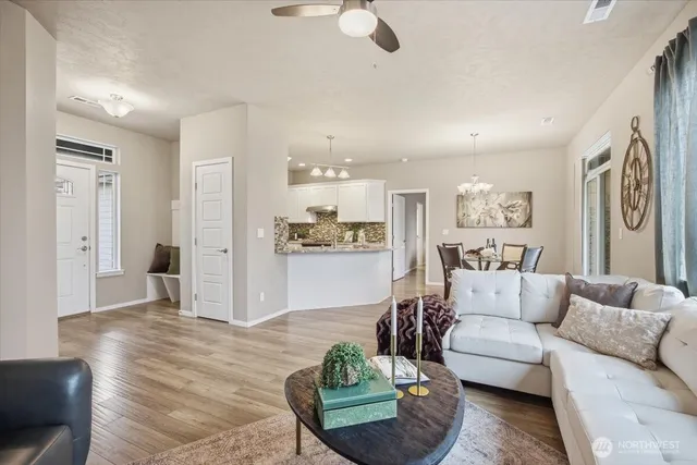 $390,000 | 1505 South Road 40 East, Pasco, WA 99301