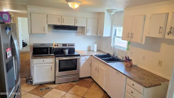 $99,900 | 1724 45th Avenue West, Unit A60, Kennewick, WA 99337