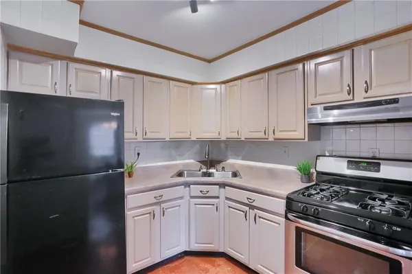 $127,500 | 1200 College Park Drive, Unit 2, Coraopolis, PA 15108