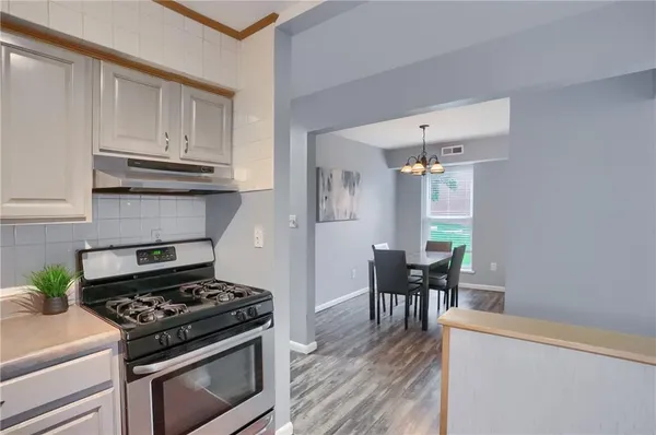 $127,500 | 1200 College Park Drive, Unit 2, Coraopolis, PA 15108