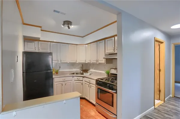 $127,500 | 1200 College Park Drive, Unit 2, Coraopolis, PA 15108