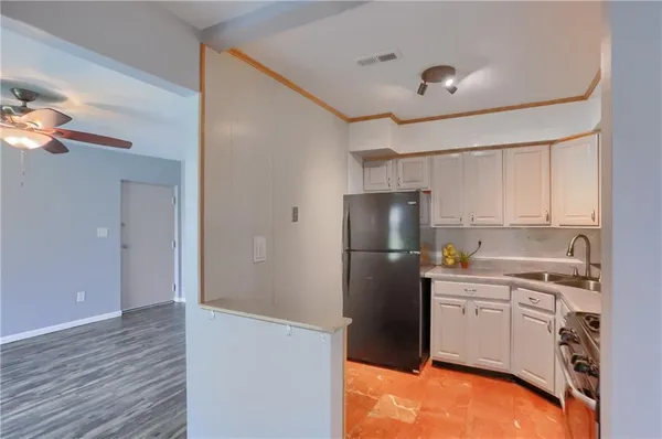 $127,500 | 1200 College Park Drive, Unit 2, Coraopolis, PA 15108