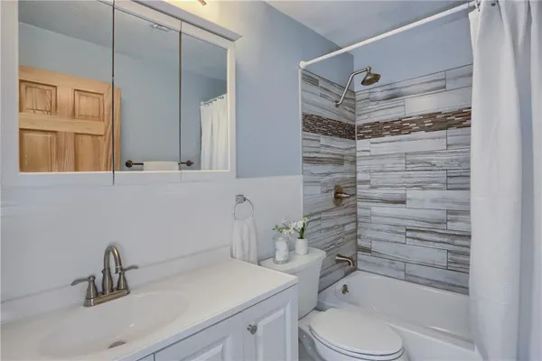 $127,500 | 1200 College Park Drive, Unit 2, Coraopolis, PA 15108