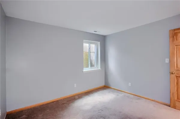 $127,500 | 1200 College Park Drive, Unit 2, Coraopolis, PA 15108