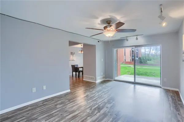 $127,500 | 1200 College Park Drive, Unit 2, Coraopolis, PA 15108