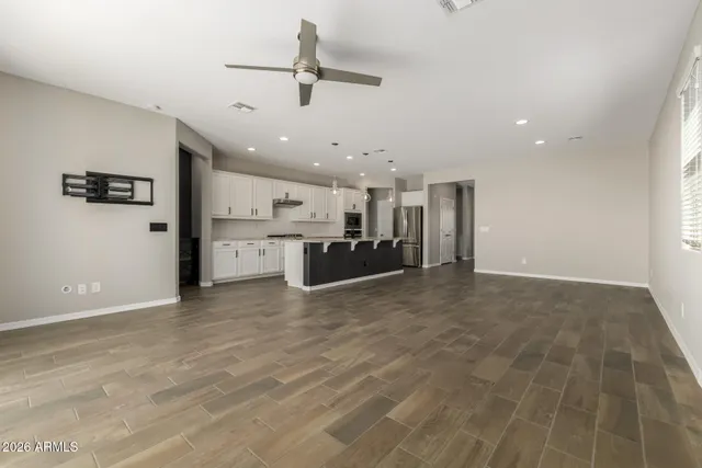 $2,550 | 17771 West Granite View Drive, Goodyear, AZ 85338