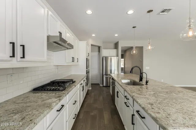 $2,550 | 17771 West Granite View Drive, Goodyear, AZ 85338