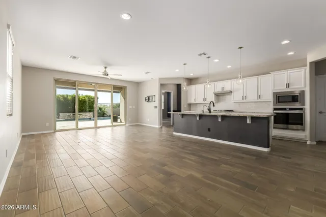 $2,550 | 17771 West Granite View Drive, Goodyear, AZ 85338