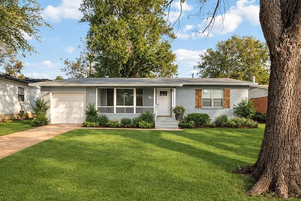 $2,400 | 10042 Brockbank Drive, Dallas, TX 75229