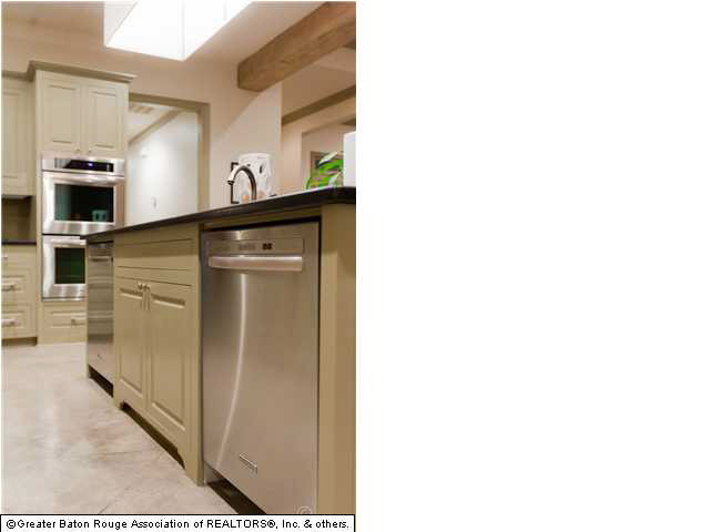 8935 Foxgate Drive Baton Rouge, LA 70809 - Photo 10 of 30